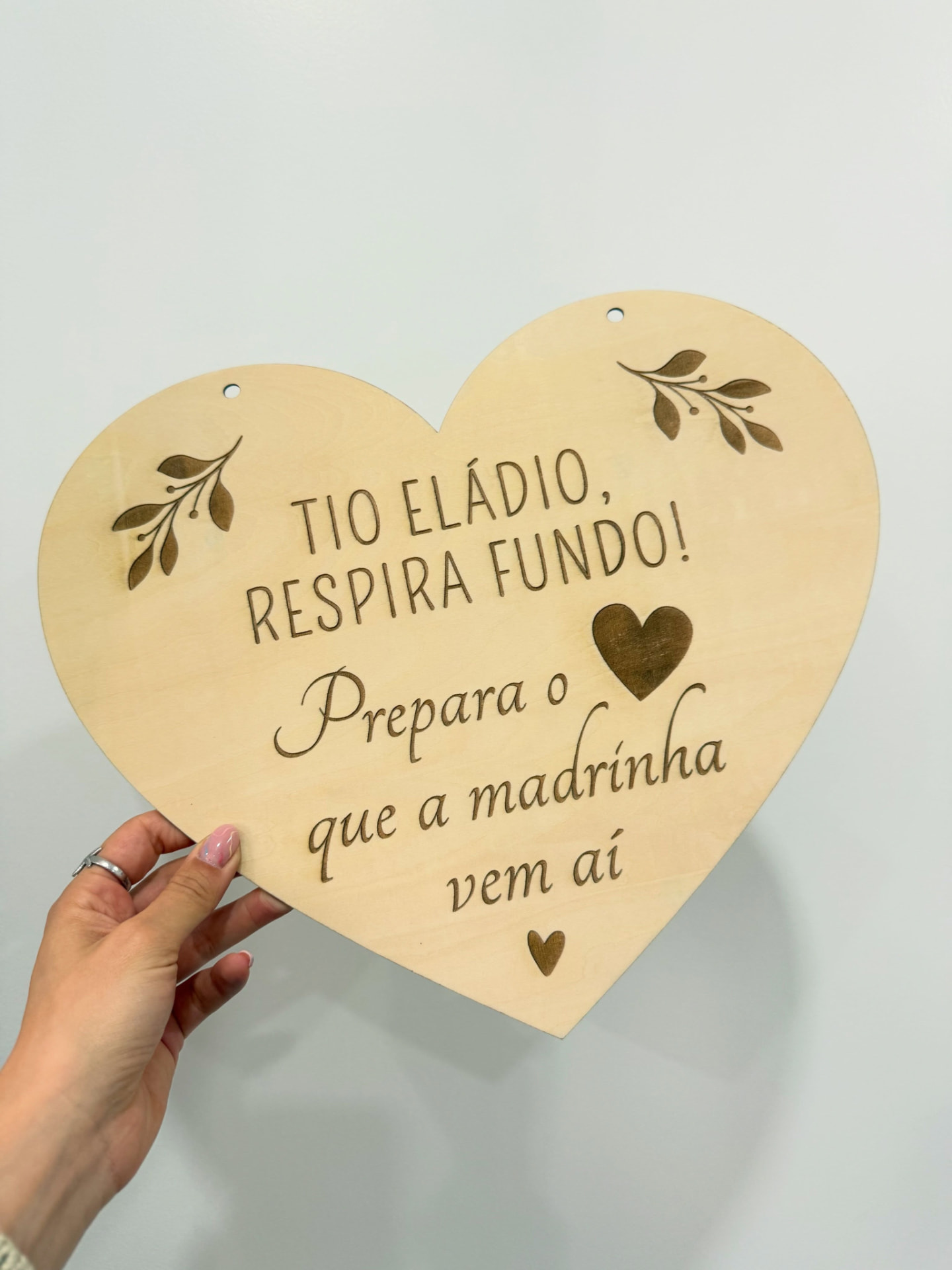 Placas de entrada na igreja